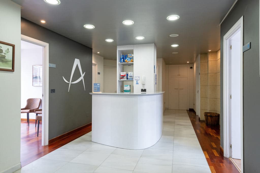 Servicios de estética dental y odontología general